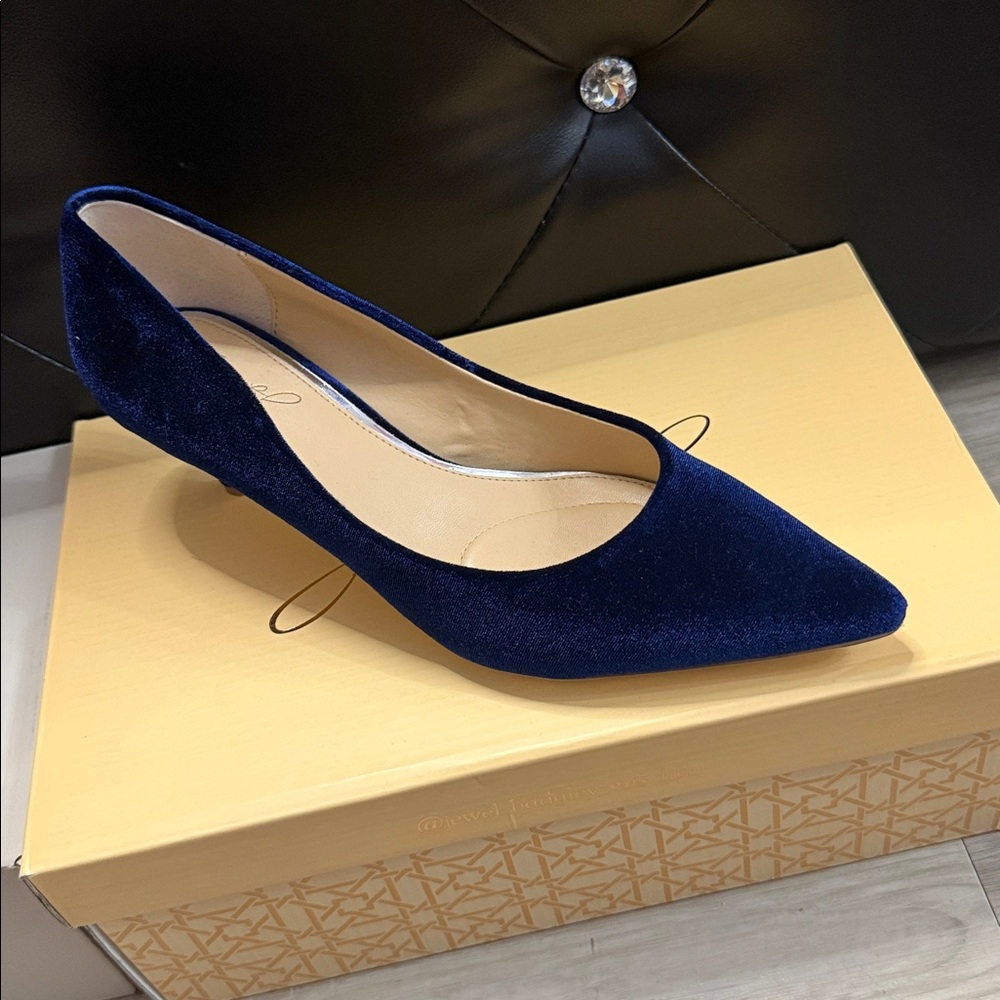 Badgley Mischka Navy Pointed-Toe Kitten Heel Pump - Picture 5 of 9